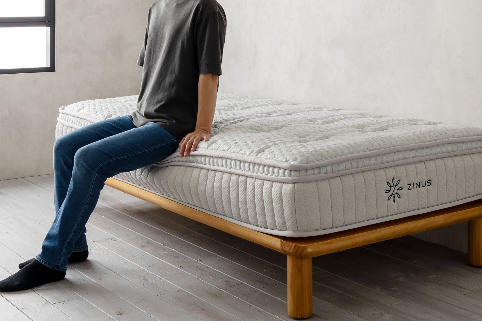 座位での沈み込み