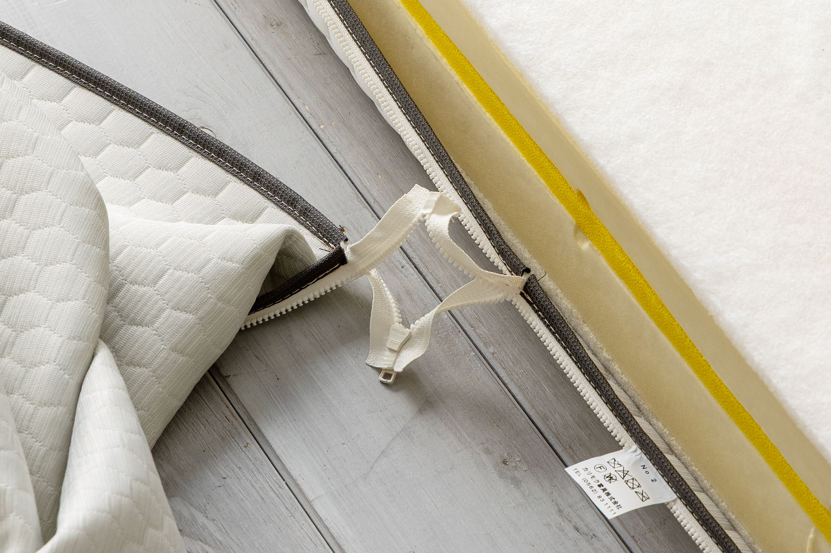 カバーのファスナー部分