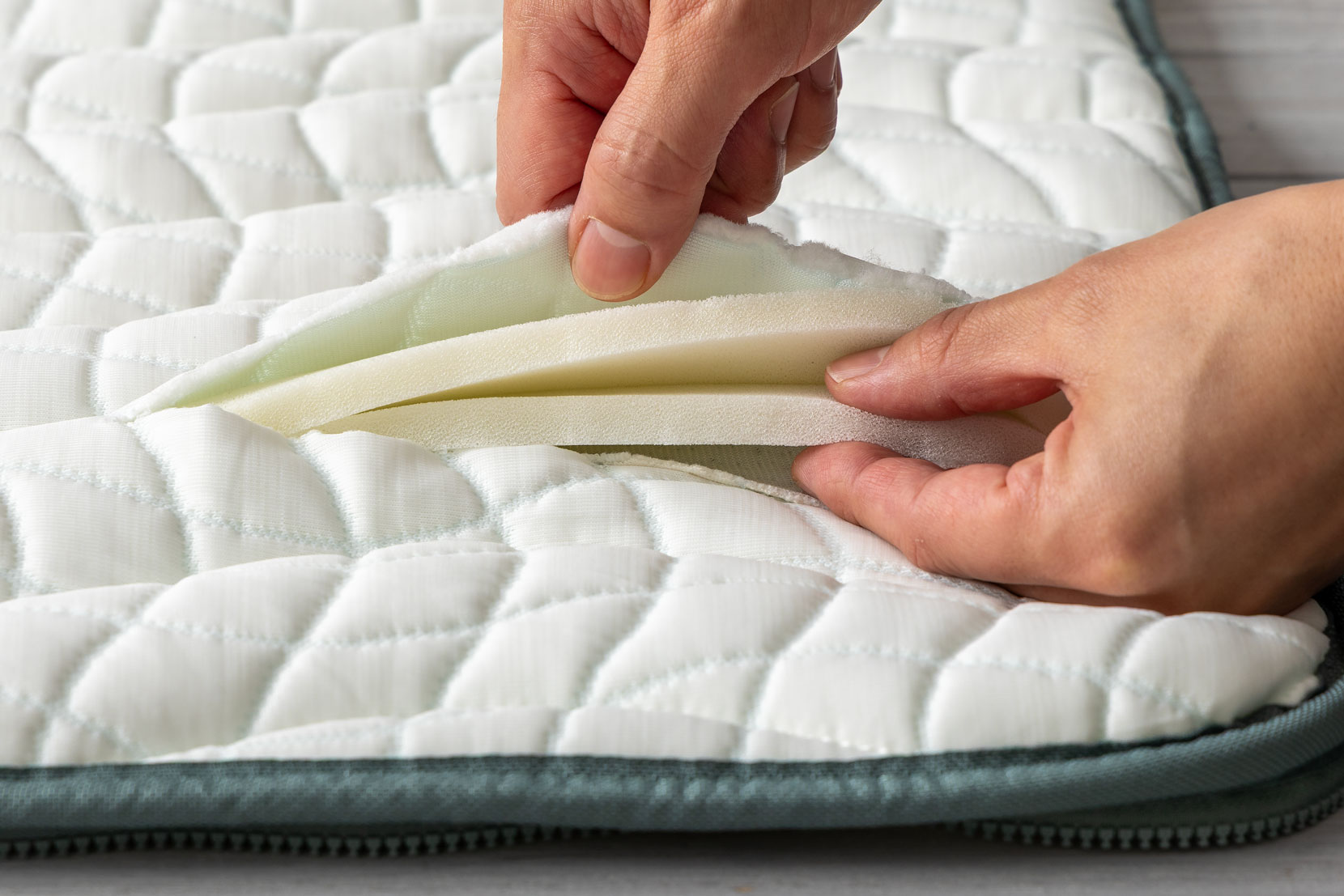 ウレタンフォームの2層構造