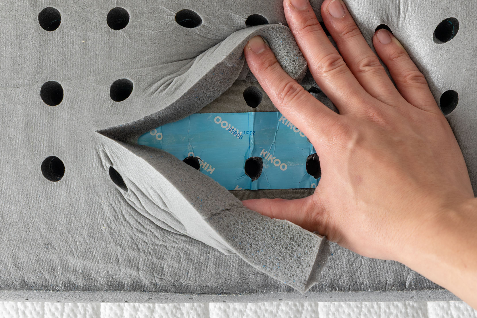 PolarBands®シート（写真はコアラピローGen2の内部構造）