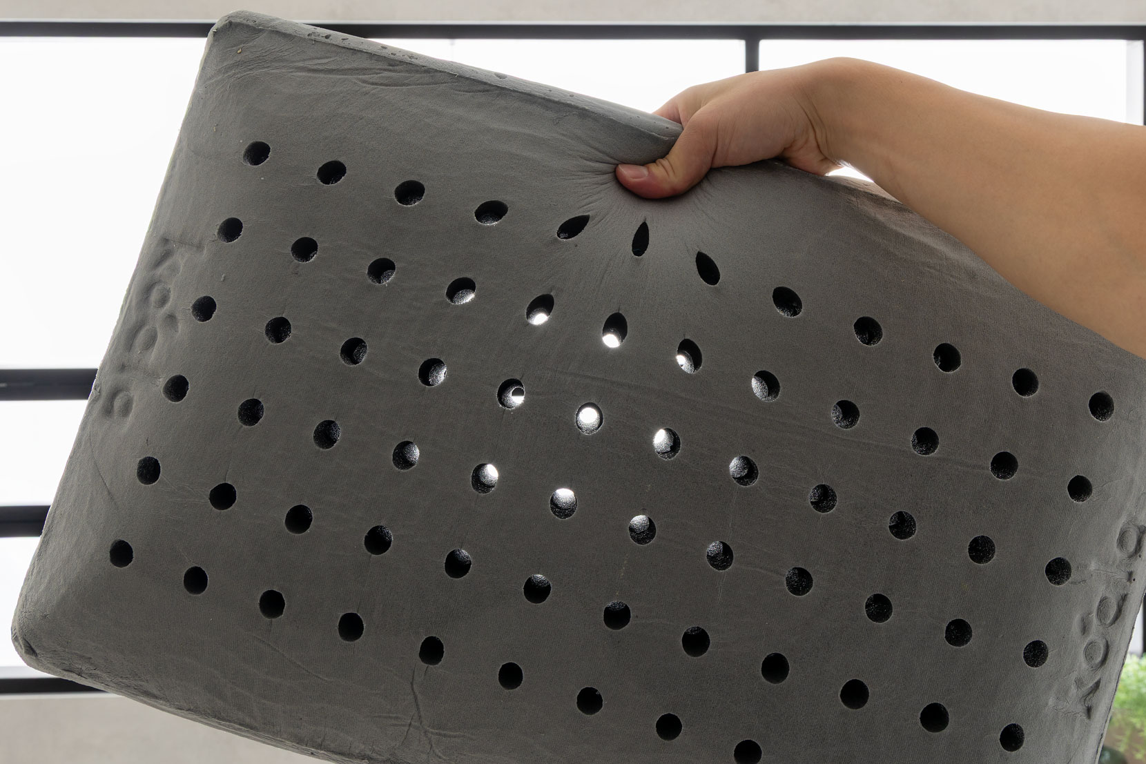 ピンホール加工