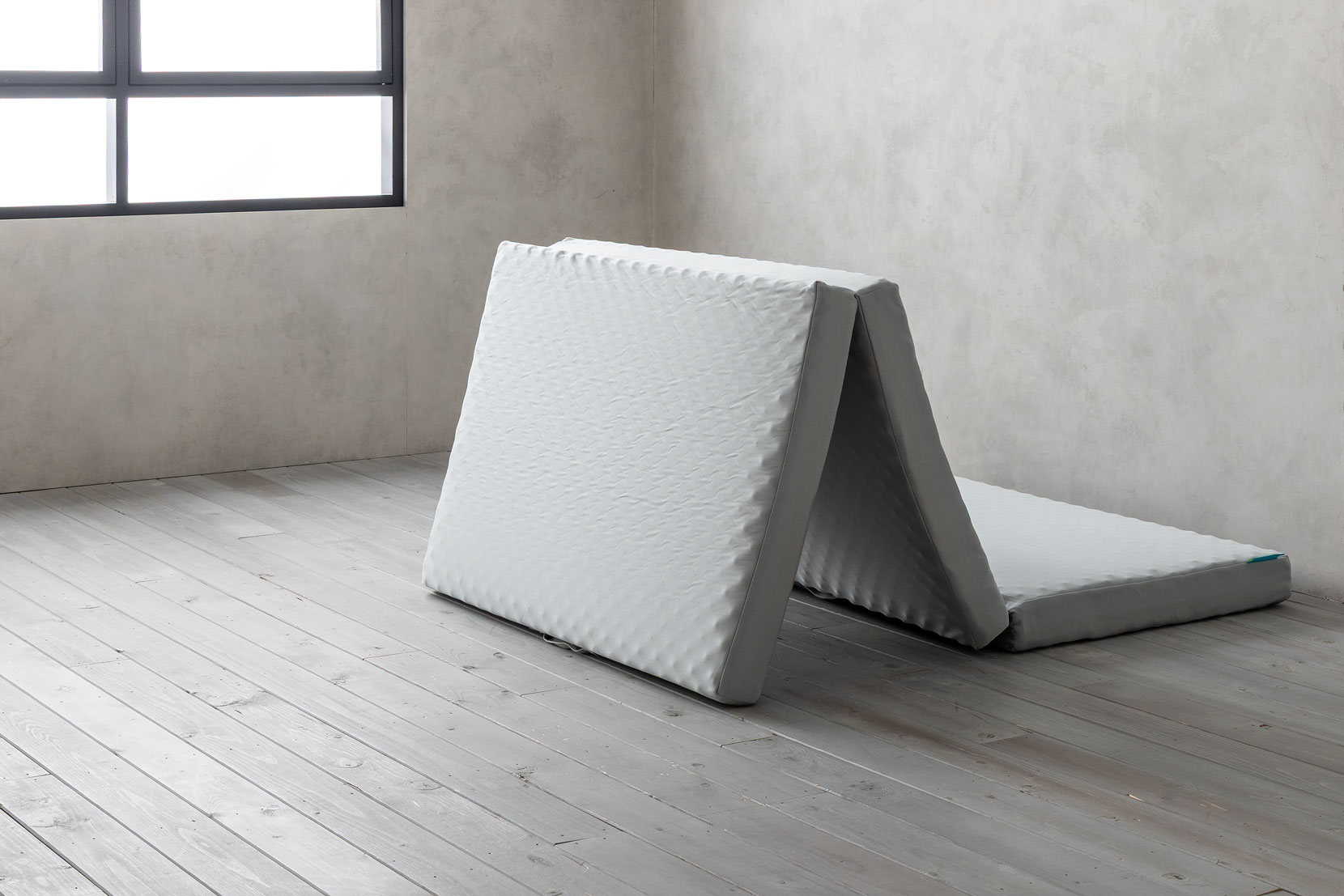 三つ折りタイプ