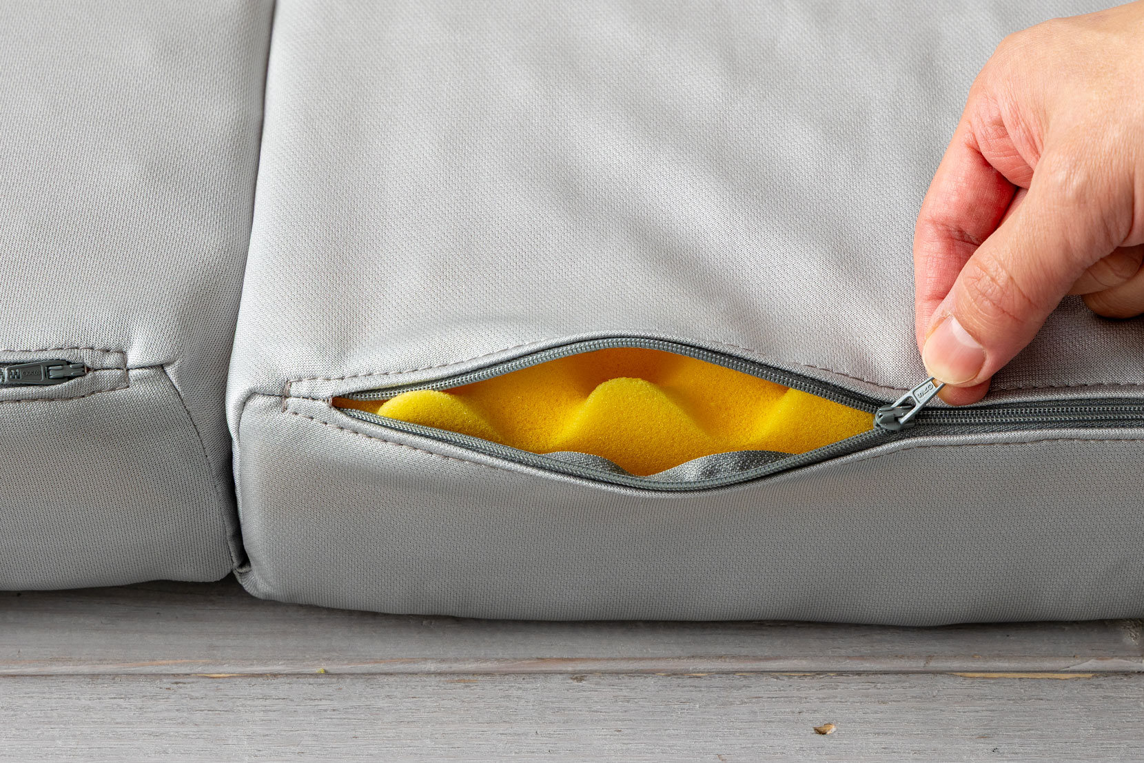 ファスナーをあける