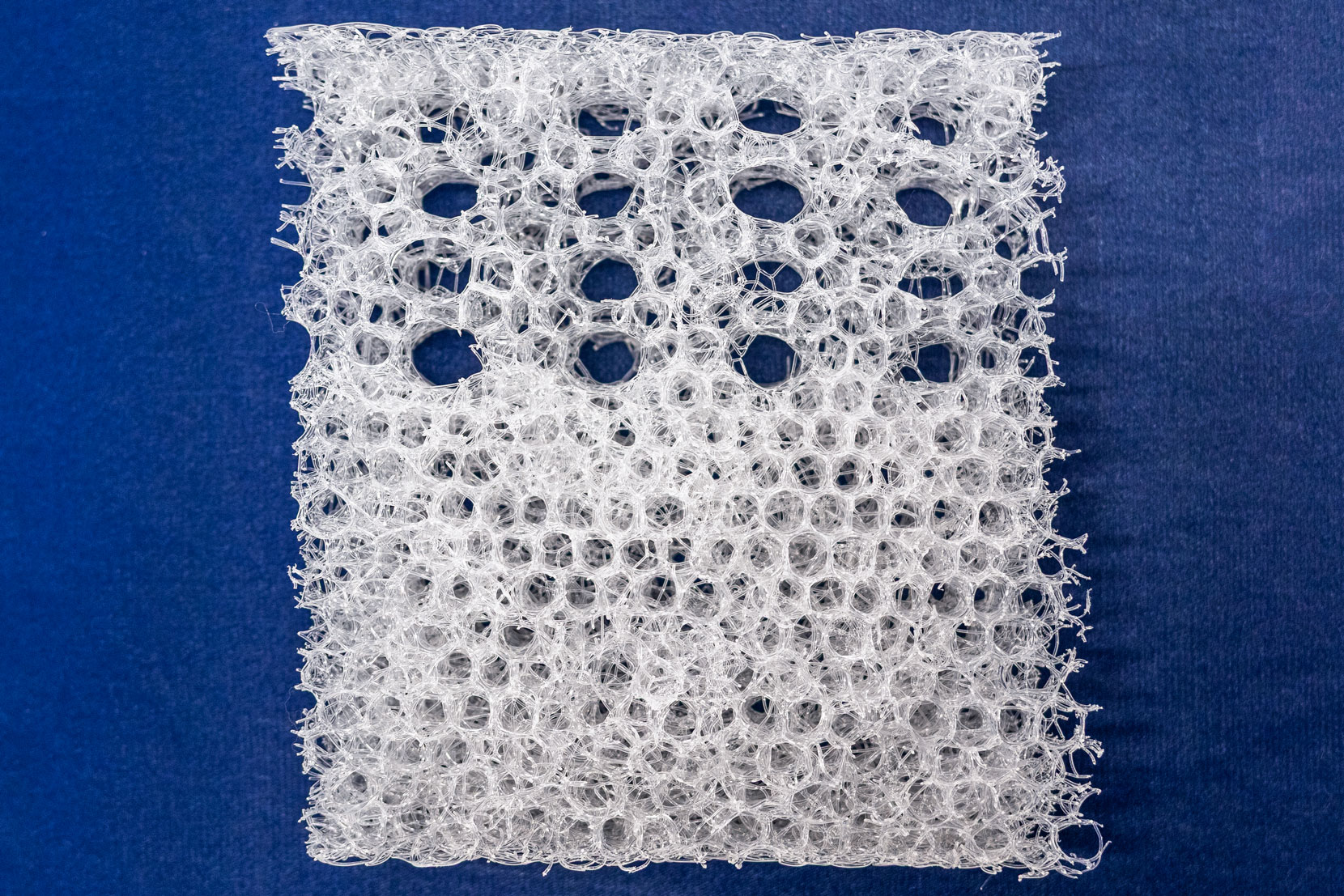 通気孔ハニカム構造