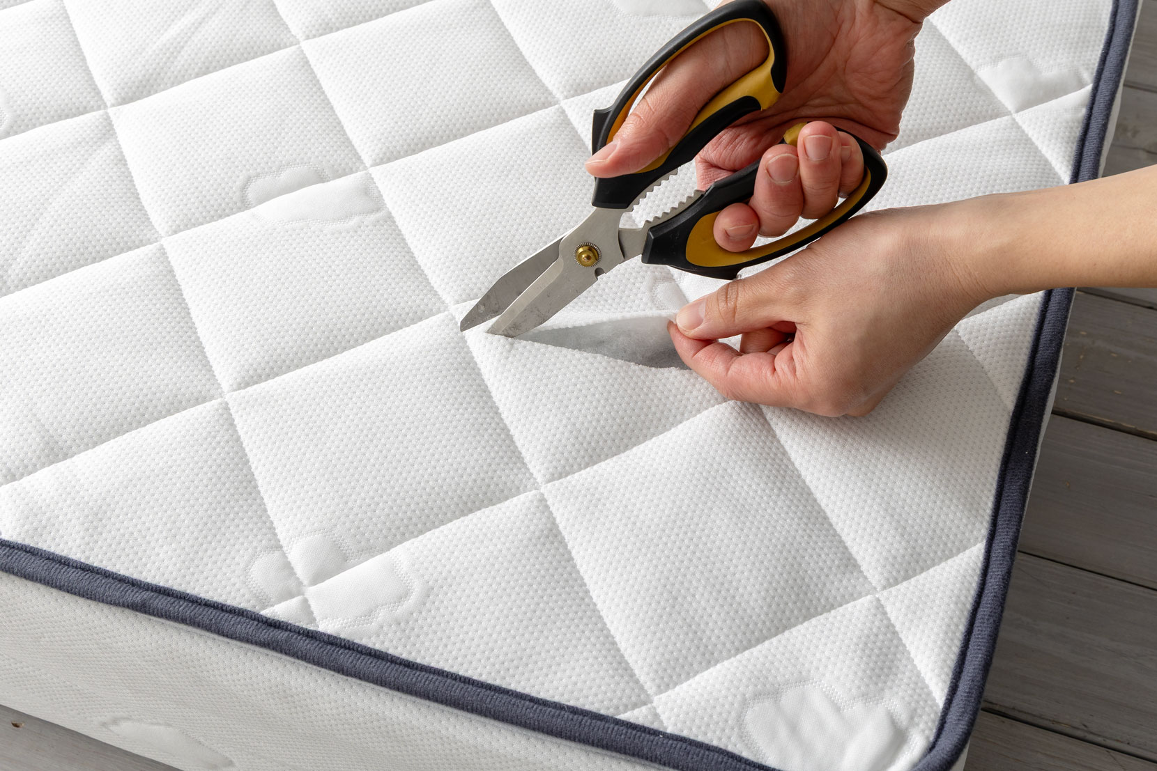 外装カバーを切る