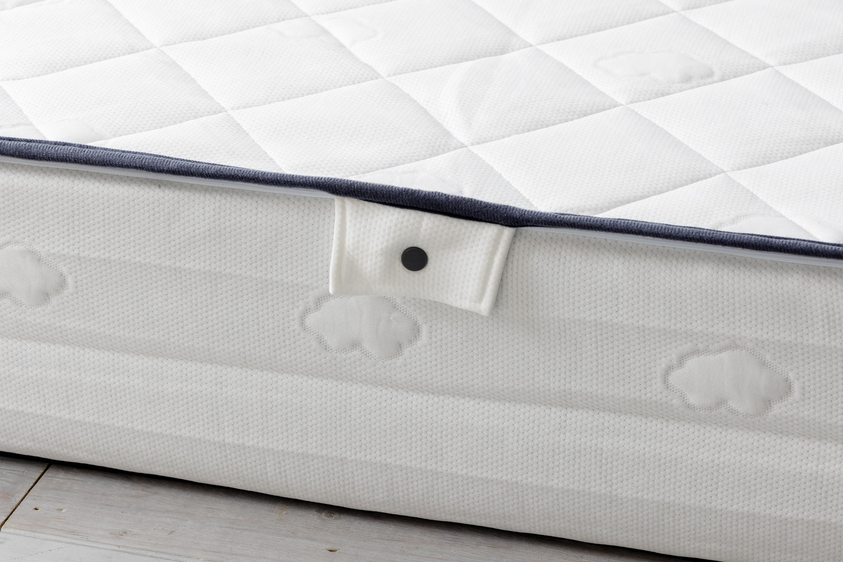 スナップボタン