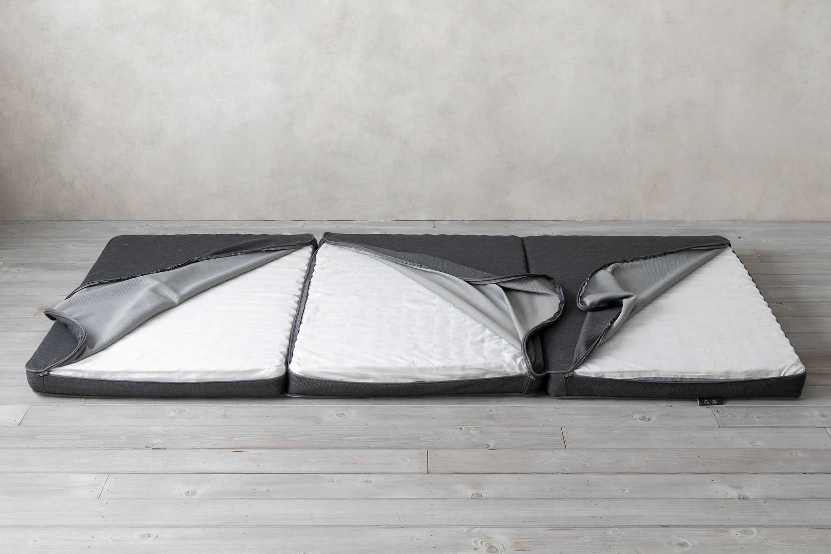 「L字」で開封する仕組み