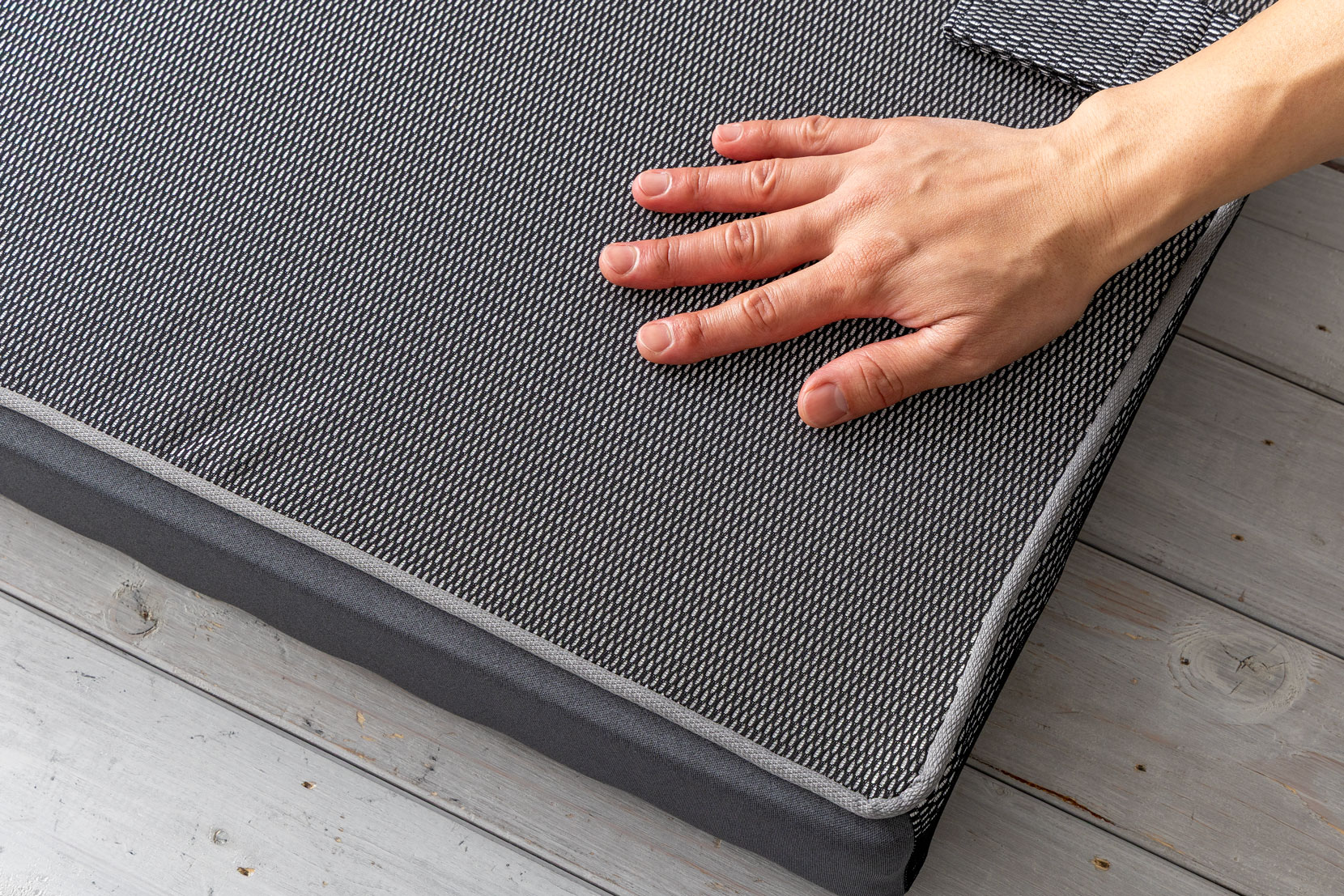 裏面カバーの触り心地