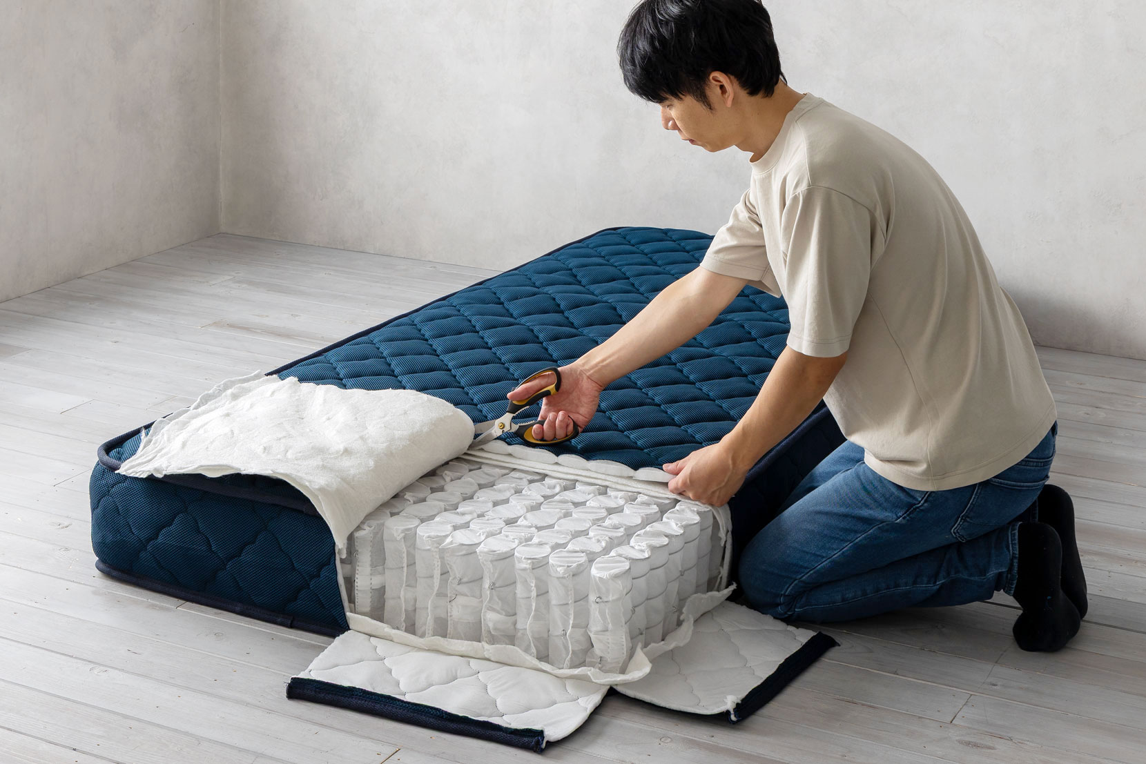 マットレスの解体