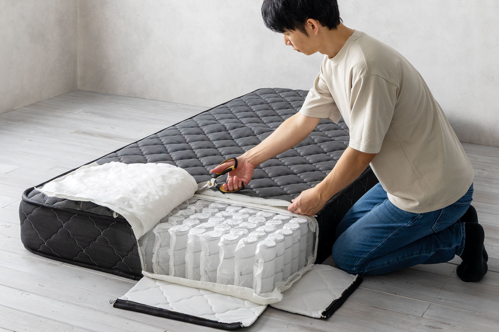 マットレスの解体